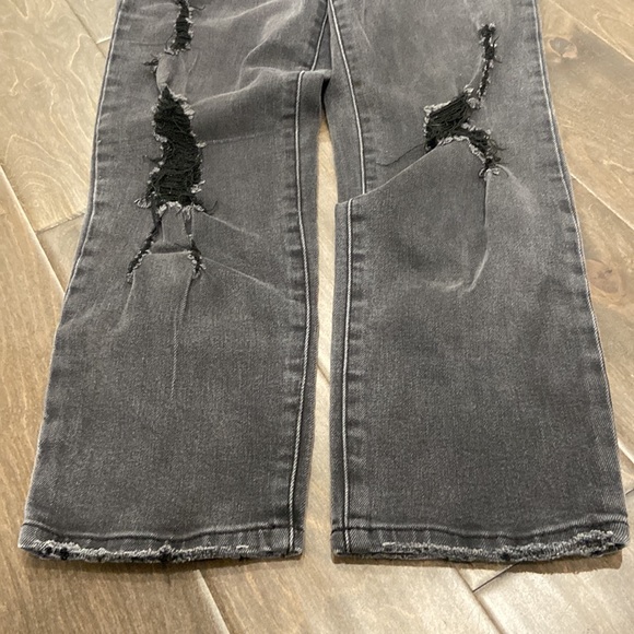 A Pea In The Pod Luxe Essentials Faded Black Distressed Maternity Jeans size 26 - Picture 6 of 6